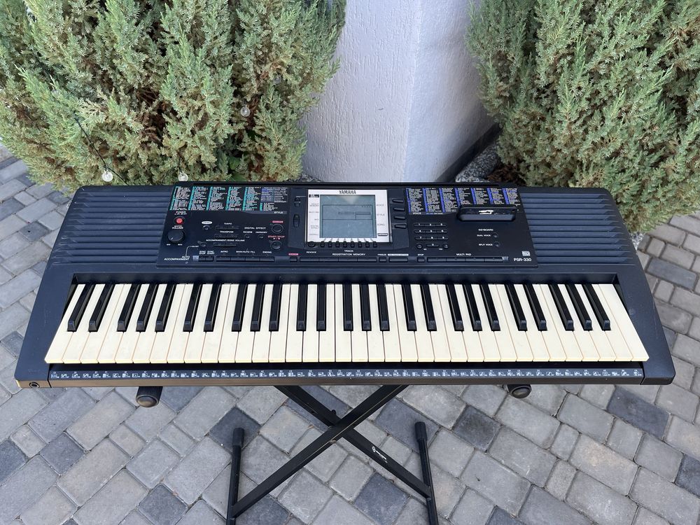 Синтезатор Yamaha PSR-330