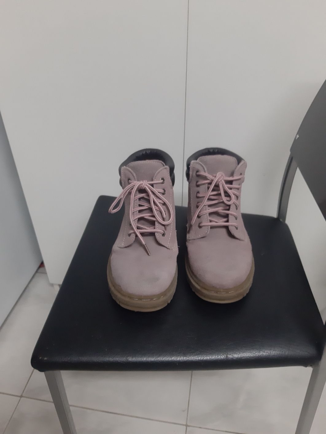 Vendo um par botas