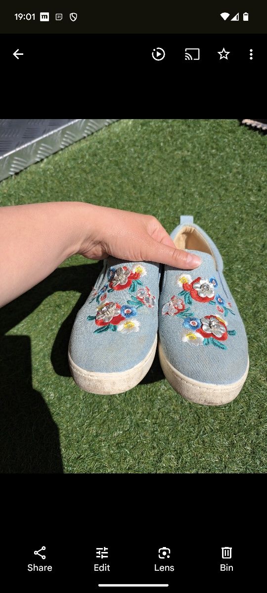 Trampki wzór wyszywane kwiaty jeans Vices 38 slip on wsuwane