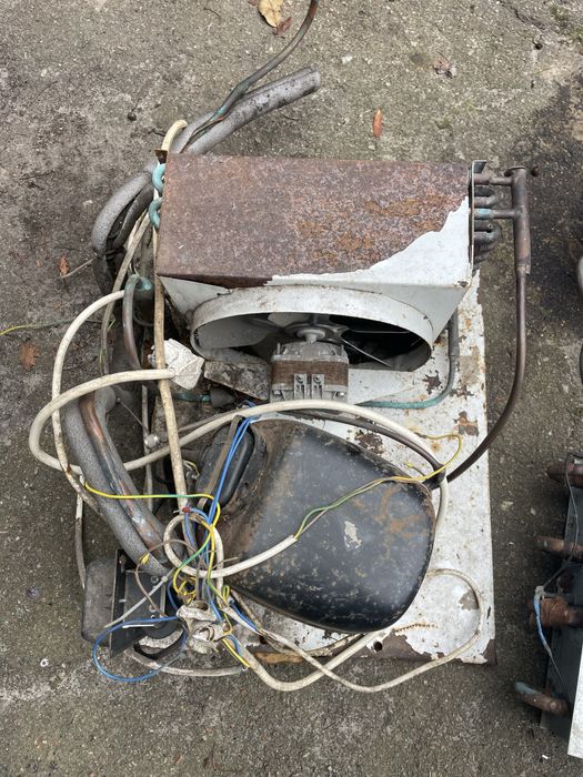 Компрессор и испаритель с холодильника