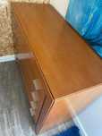 Vendo comoda em madeira