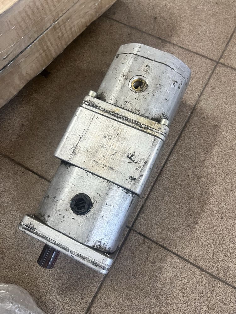 ORSTA pompa hydrauliczna zębata podwójna 140 07/02 (tandem)
