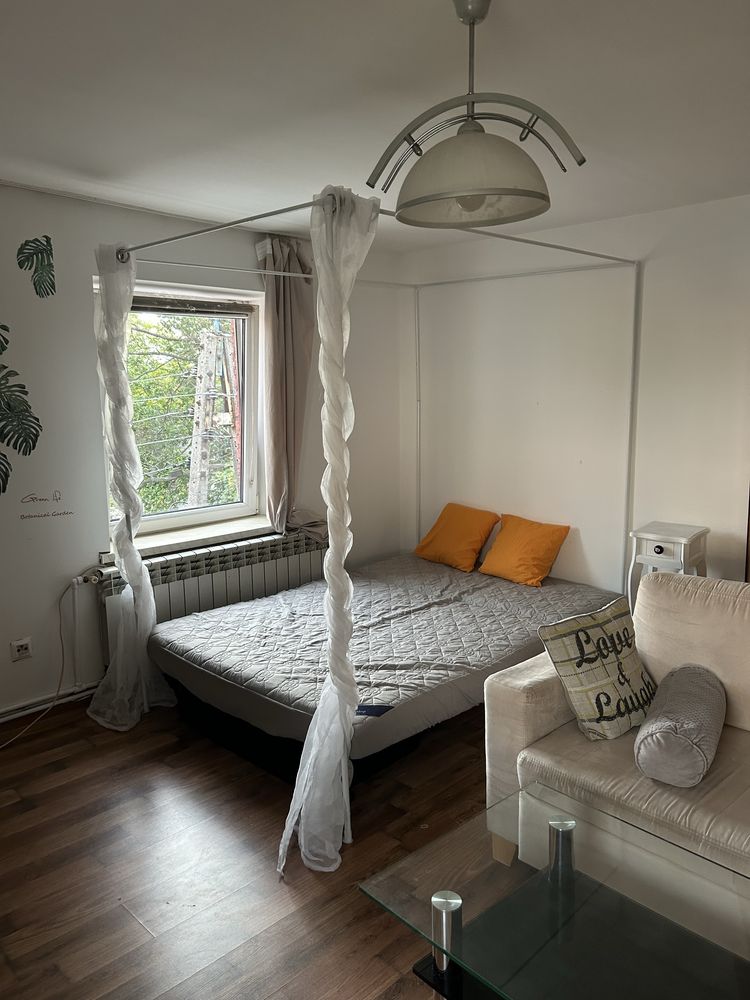 Wyposażona kawalerka, studio w centrum dla pary, bez dzieci