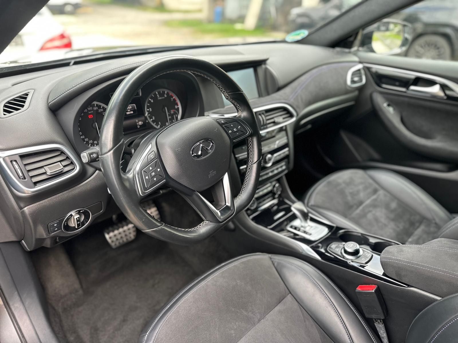 Infiniti Q30 Q30s