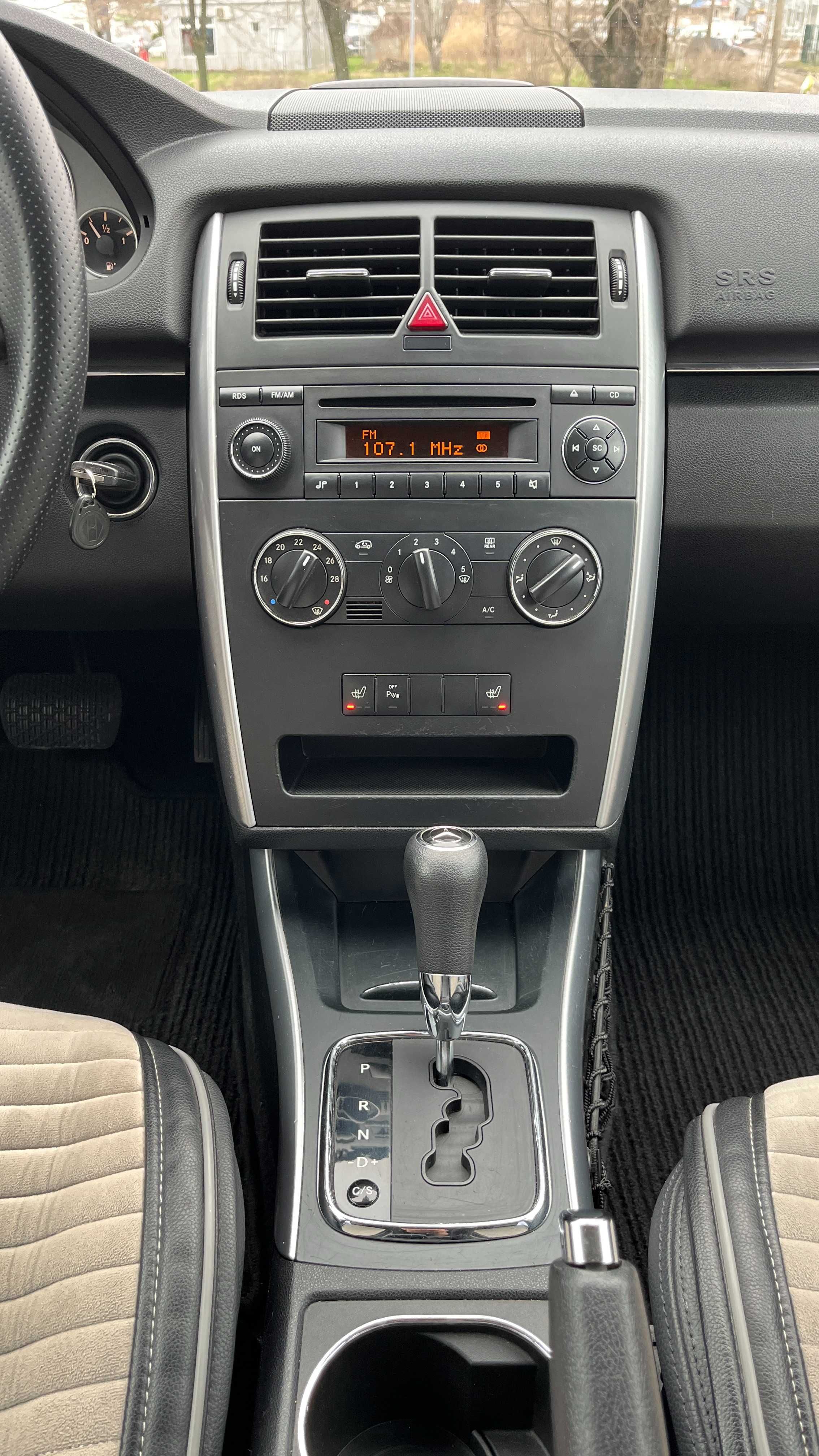 Продам автомобіль Mercedes-Benz B-Class 180 , 2010 г. Автомат