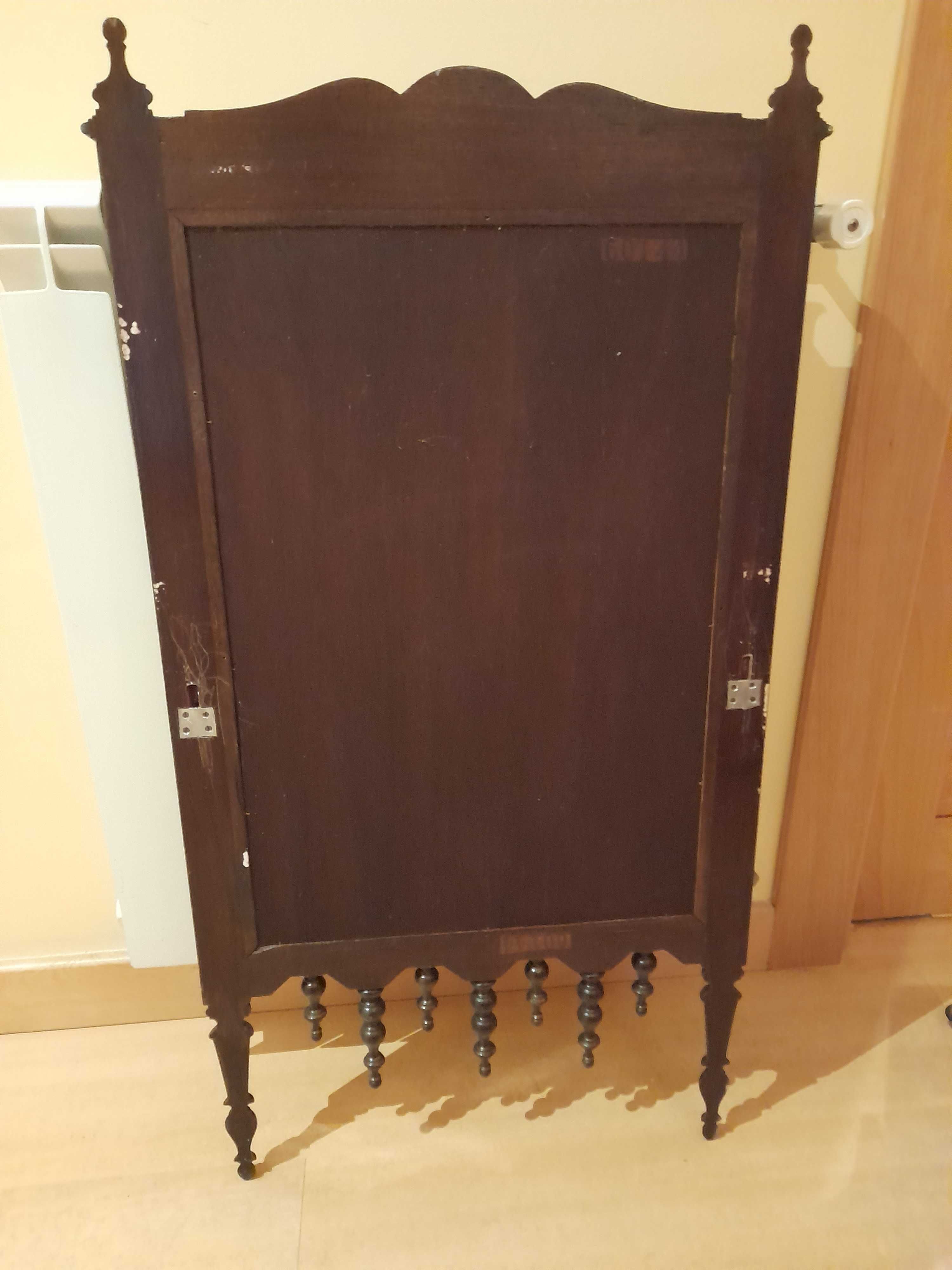 Espelho Vintage, Cadeiras, e cabides