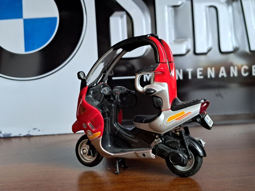 BMW c1  1:18 skuter z dachem