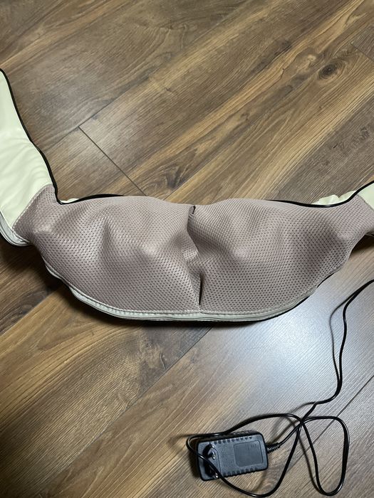 Shiatsu massager масажер для шиї та спини. Є інфрачервоний підігрів