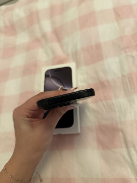 iPhone 16 Pro 128GB Black Titanium