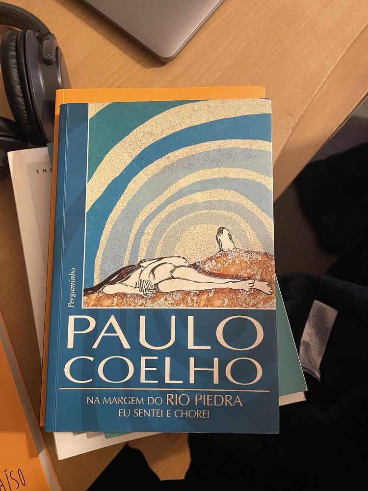 Paulo Coelho - Na Margem do Rio Piedra Eu Sentei e Chorei