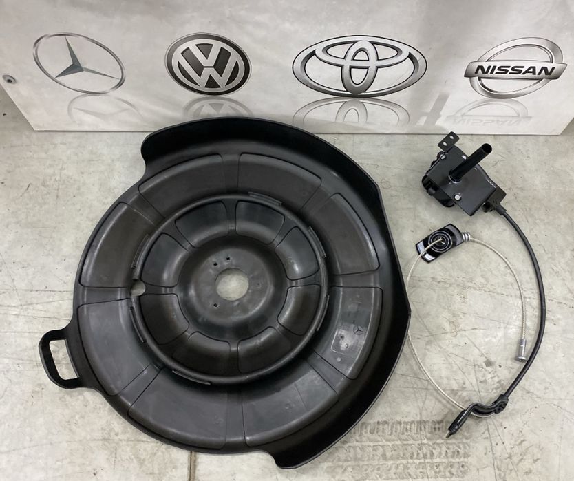 Кріплення кронштейн запаски Віто Mercedes Vito Viano V-class W639 W447