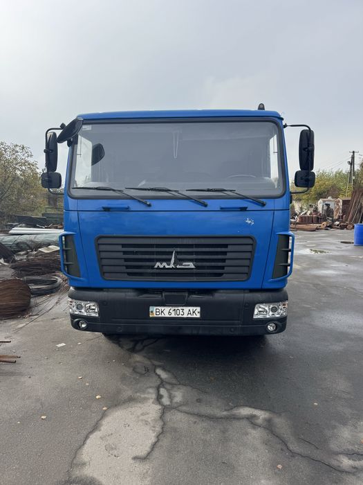 Маз асенізатор майже в новому стані