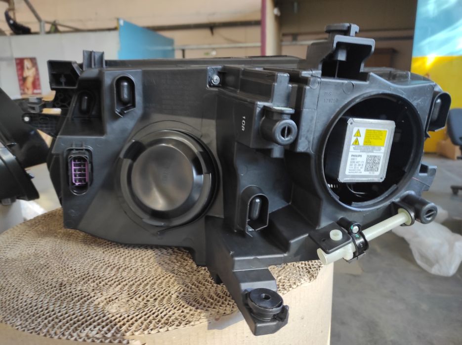 Фары XENON   Volkswagen Tiguan 2017 2018 2019 2020 2021 ксенон