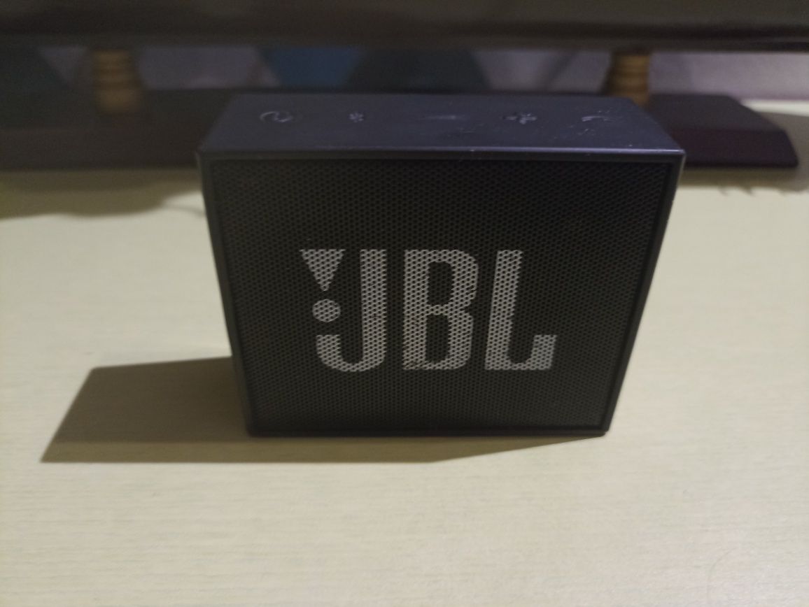 JBL GO 1 – Głośnik Bluetooth z ładowarką – Stan bardzo dobry