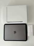 MacBook Air M2 (2022) | 256 GB SSD | 8 GB RAM + Dodatki