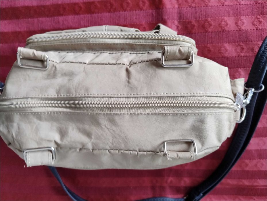 SUPER CENA Beżowa torebka Hucu Vip marki TIBIGAO 28,5x19x10 cm lekka