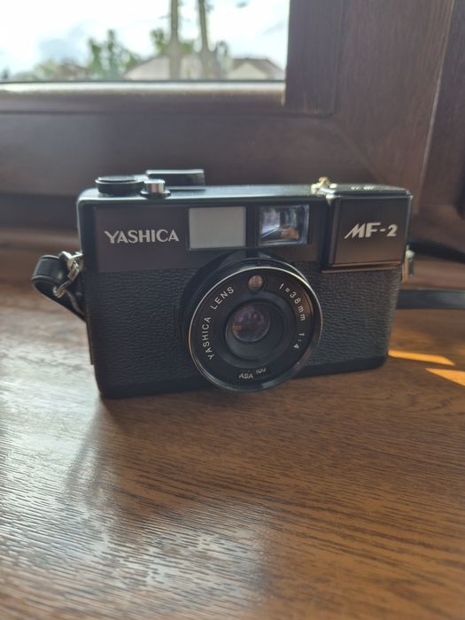 Aparat analogowy Yashics mf 2
