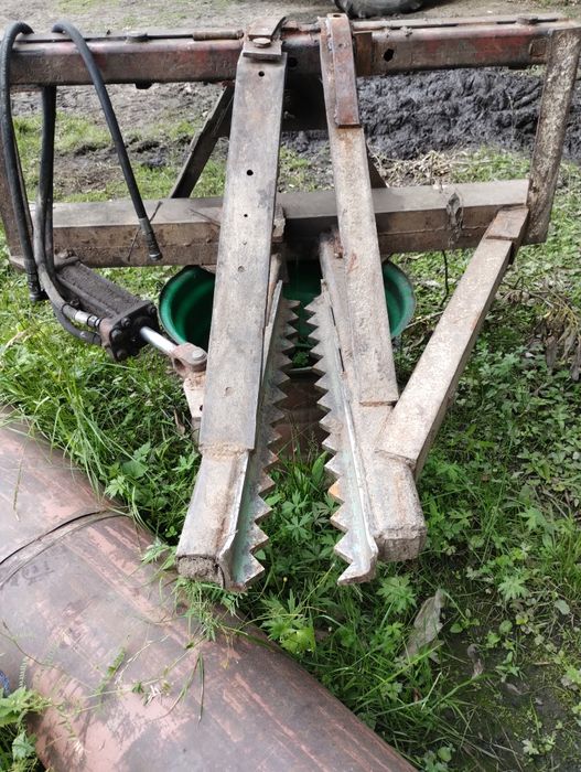 Корчувач дерев, корчувач пнів, корчеватель