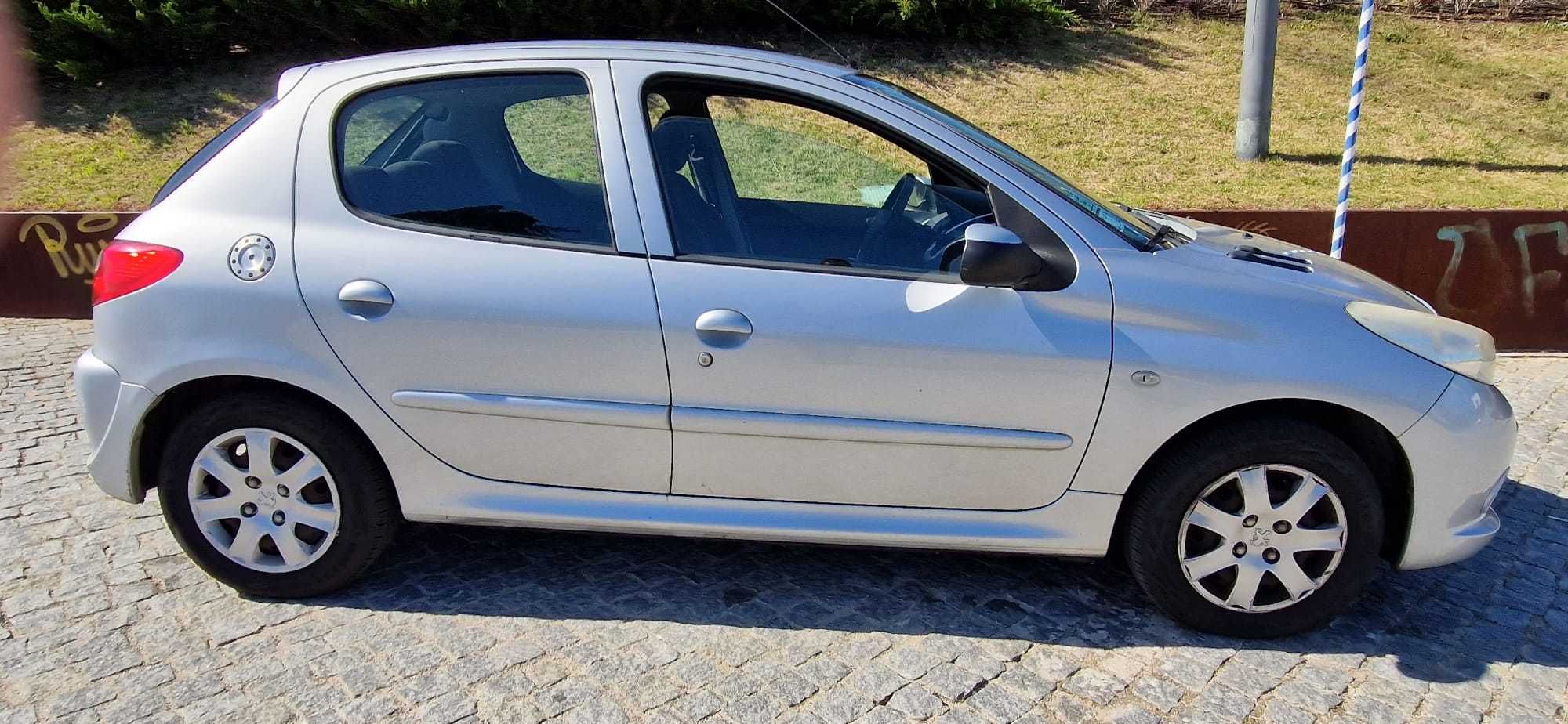 Peugeot 206+ excelente oportunidade