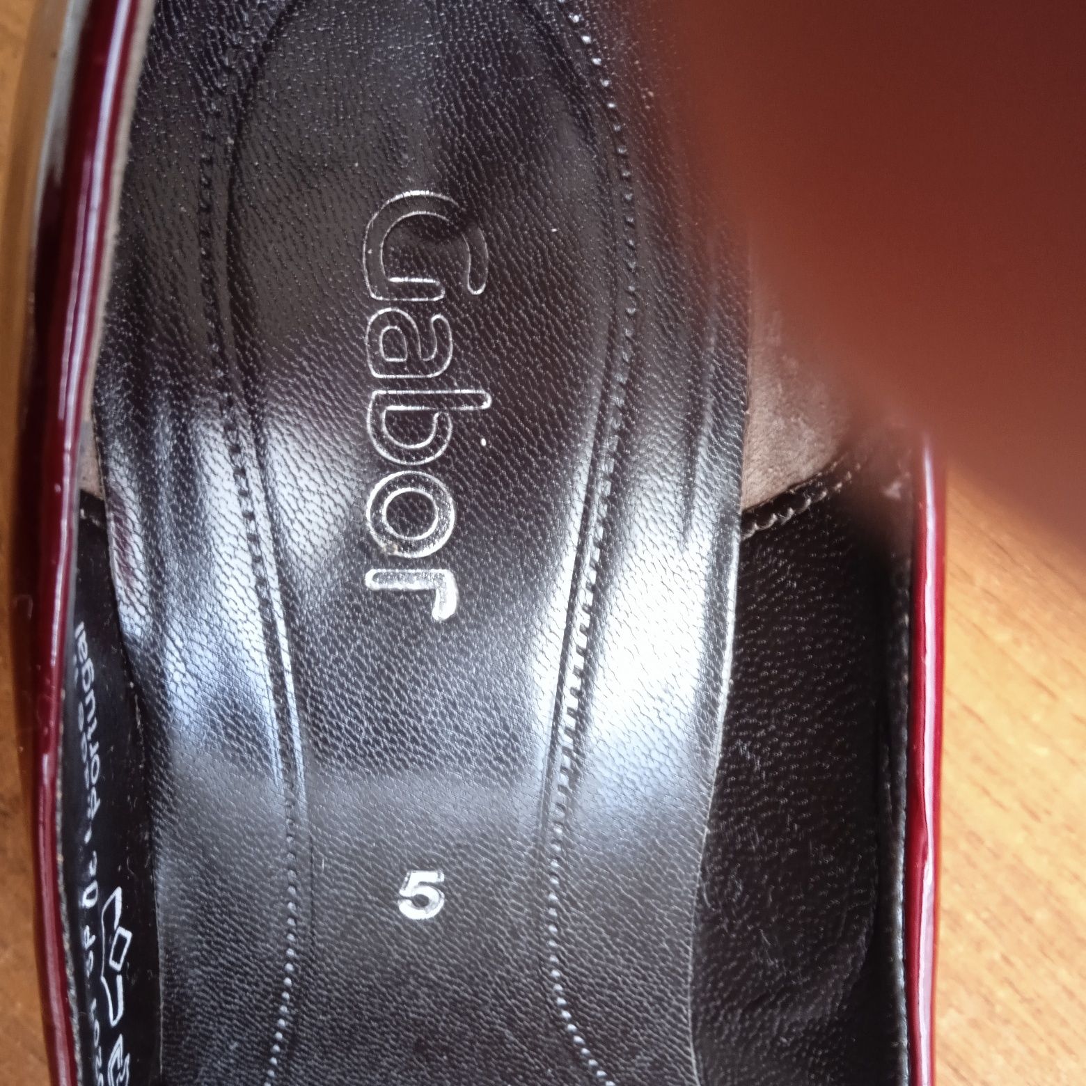 Gabor Eleganckie- Portugalia- wyjściowe pantofle roz 38 kolor wiśni bu