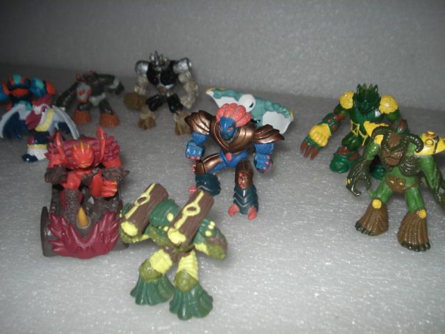 11 Antigas Figuras Gormiti