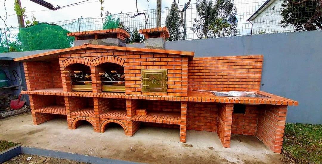 Churrasqueiras  rusticas e linha moderna