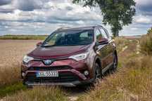 Toyota RAV4 Toyota RAV4 2.5 Hybrid zarejestrowana w Polsce, 1 właściciel