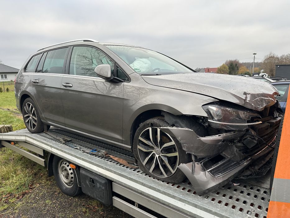 VW golf 7 kombi 2.0 tdi uszkodzony
