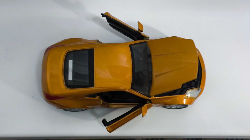Модель, машинка Nissan 350Z 1.24 Maisto