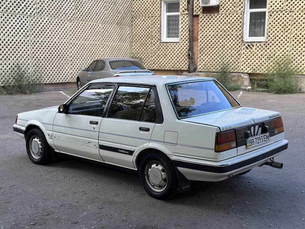 Corolla e 80 .Японец 1.5