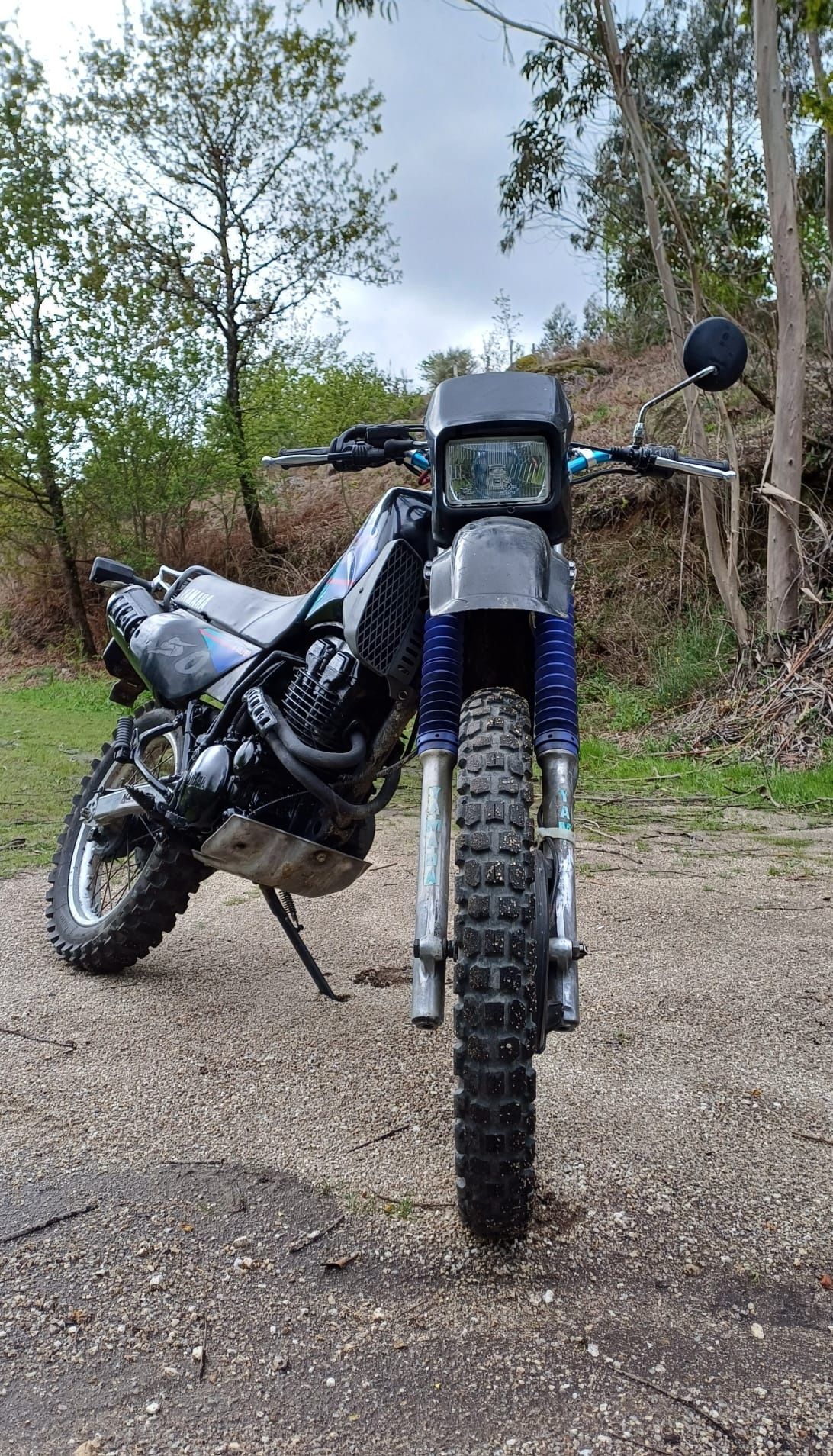 Yamaha XT350 (isenta de imposto + seguro 19€/ano)