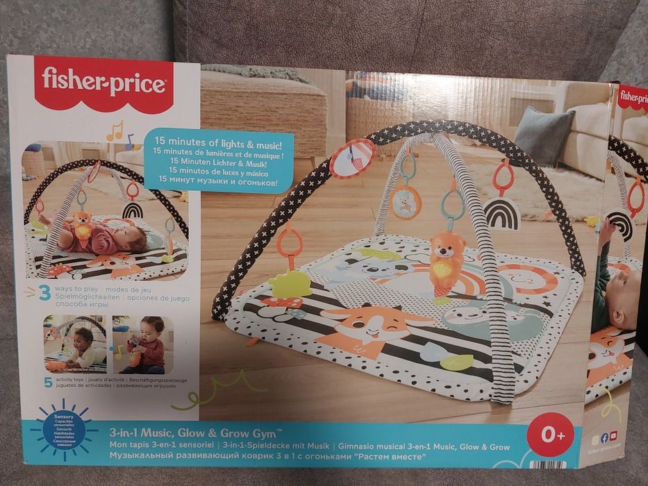 Дитячий розвиваючий килимок з іграшками