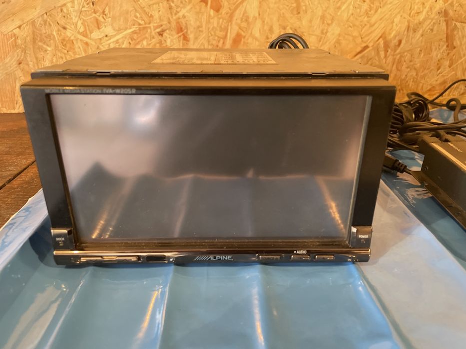 Магнітола Alpine IVA-W205R