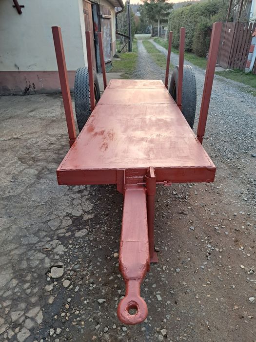 Wóz i przyczepka ciągnikowa do lasu