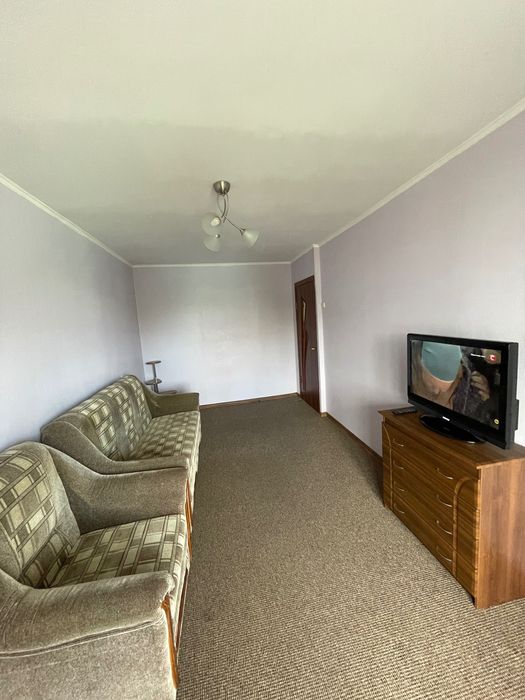 Продаж 2-кімнатної квартири з меблями та технікою