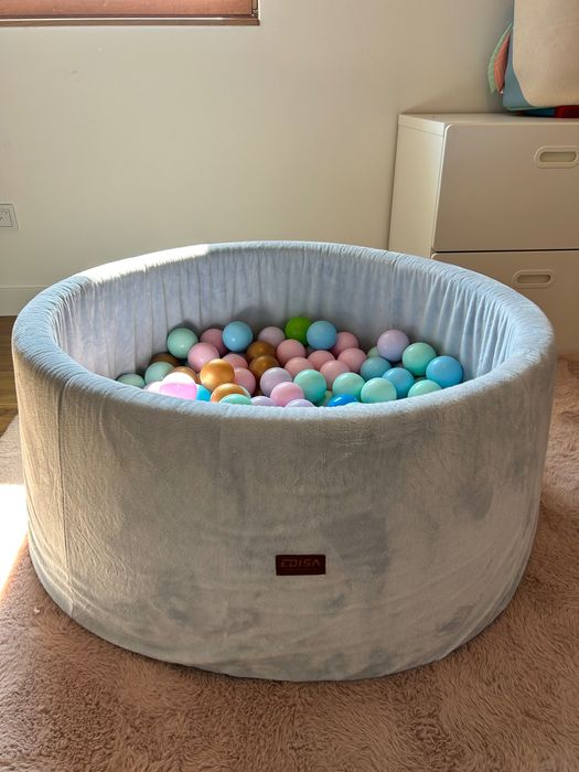 Suchy basen z kulkami Edisa dużo kulek