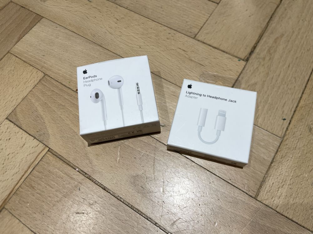Pudełko apple earpods słuchawki i przejściówka lightning