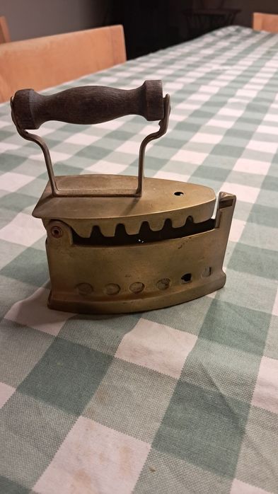 Żelazko małe z duszą stare prl zabytkowe miedziane