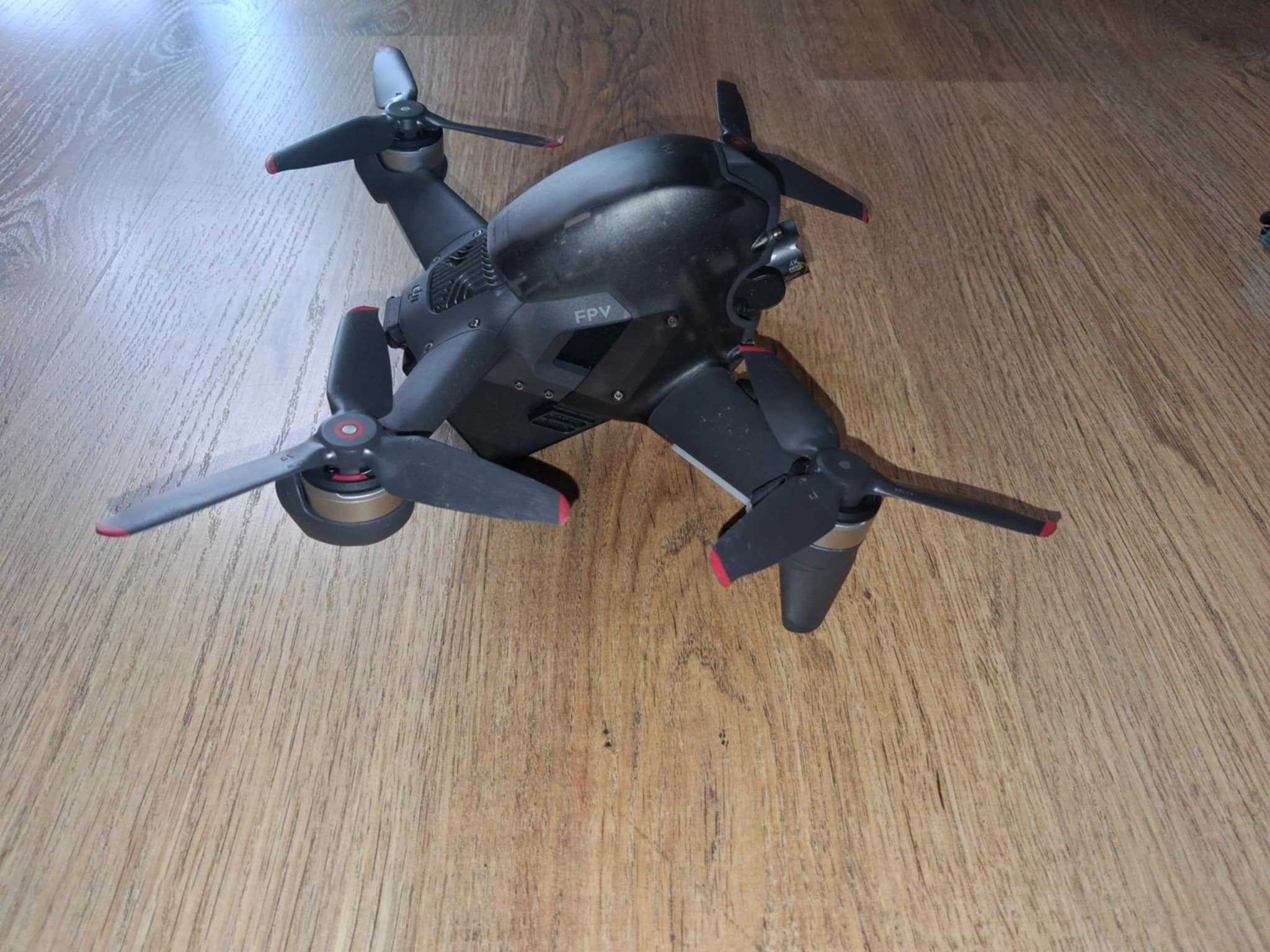 Dron DJI FPV z baterią i ładowarką