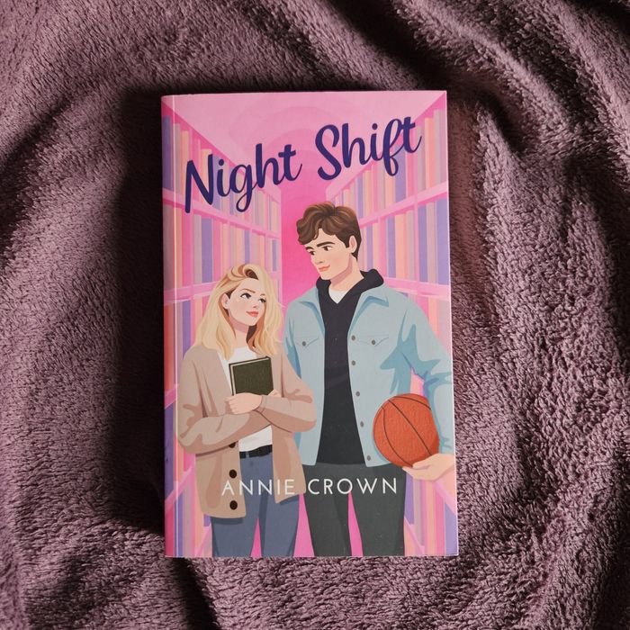 Night shift – Annie Crown – książka – 2024