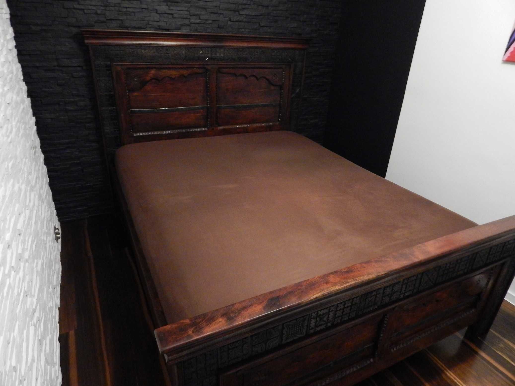 Łóżko do sypialni z AKACJI INDYJSKIEJ ręcznie robione roz.160x200