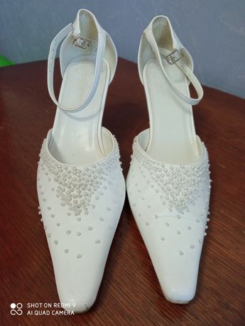 Туфли свадебные с бисером, Италия. Размер 37