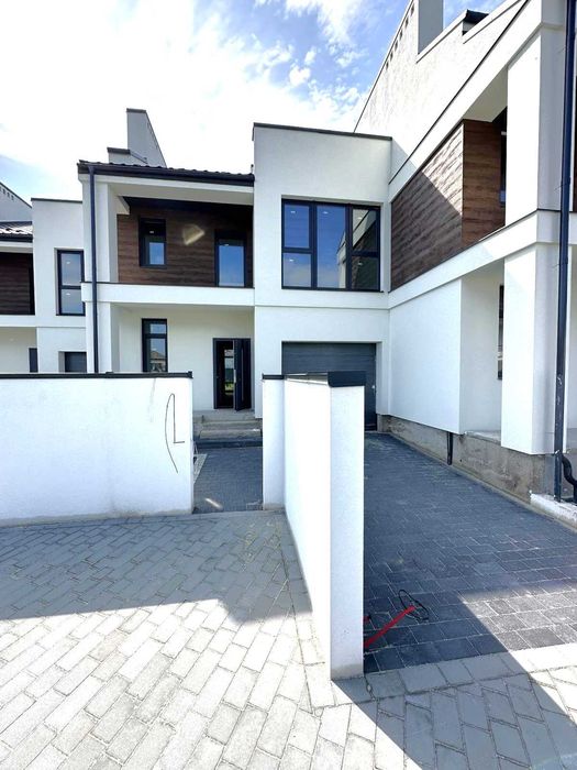 Продаж будинку у Львові