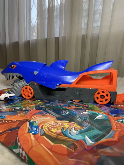 Трек Hot Wheels, Хот вилс акула, вантажівка транспортер, гараж хотвилс