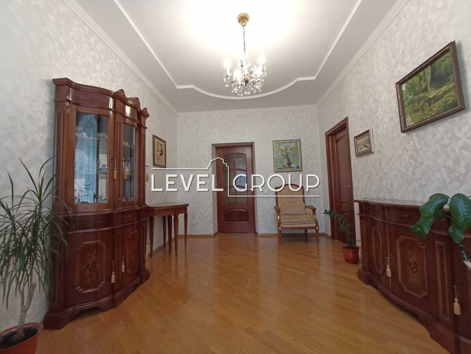 3 кім сталінка на Печерську вул Князів Острозьких (Московська) 37/2