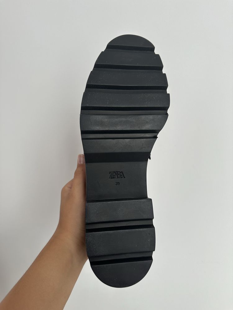 Лофери Zara