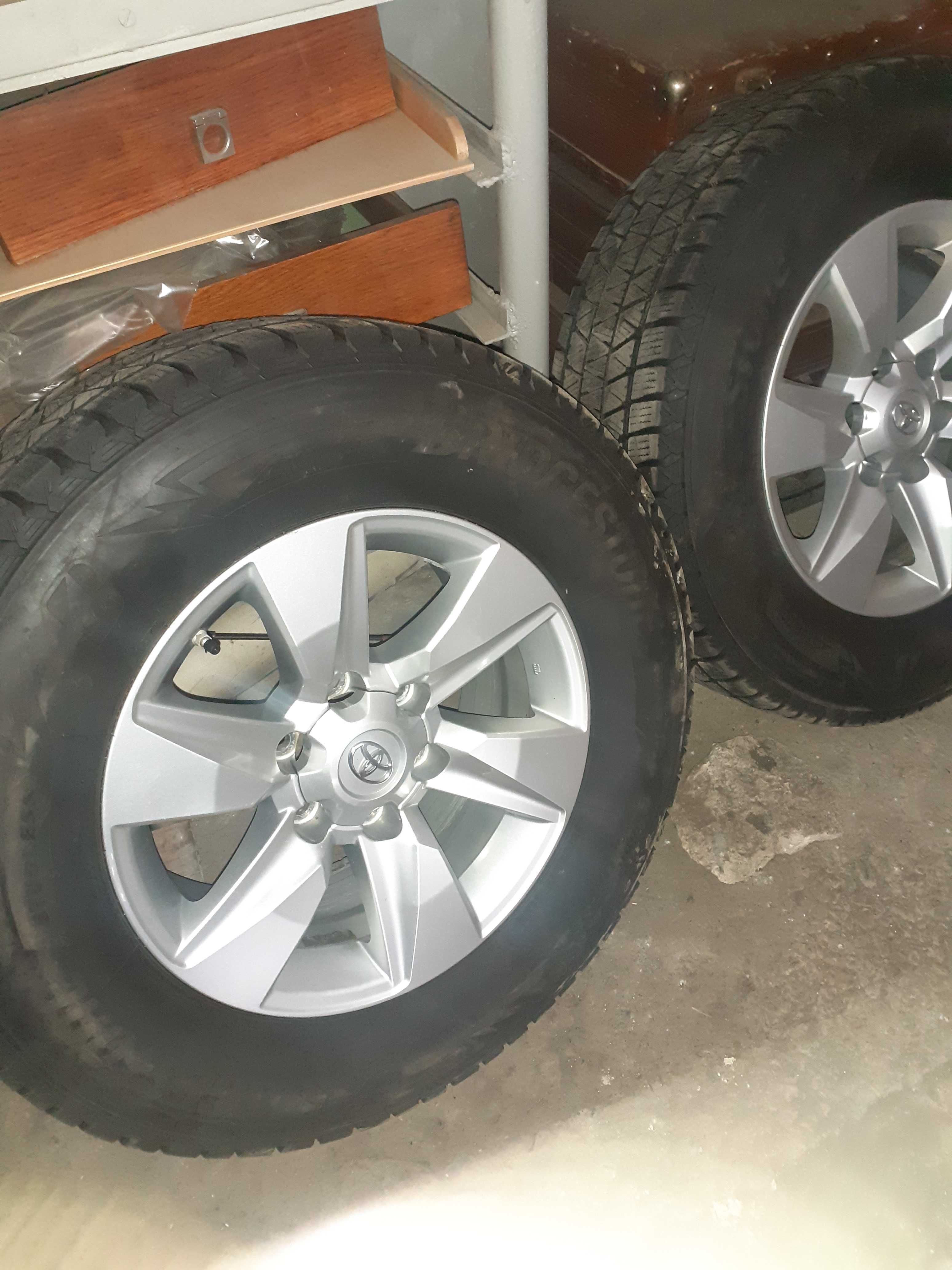 Продам зимние шины 265 65 r17 с дисками на тойоту прадо 150