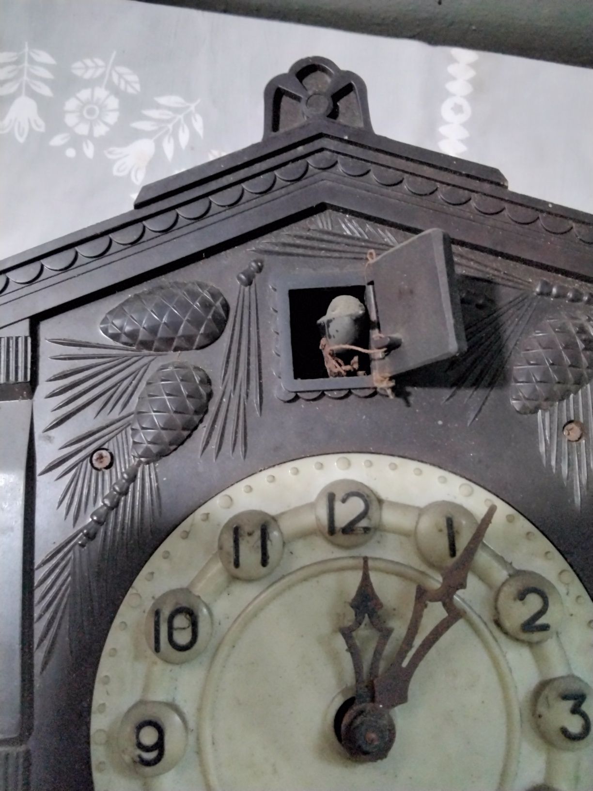 Stary zegar z kukułką