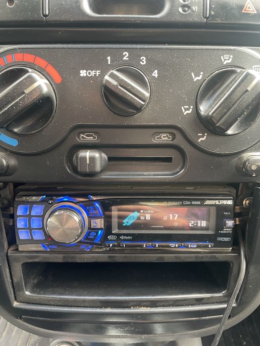 Alpine CDA - 9886