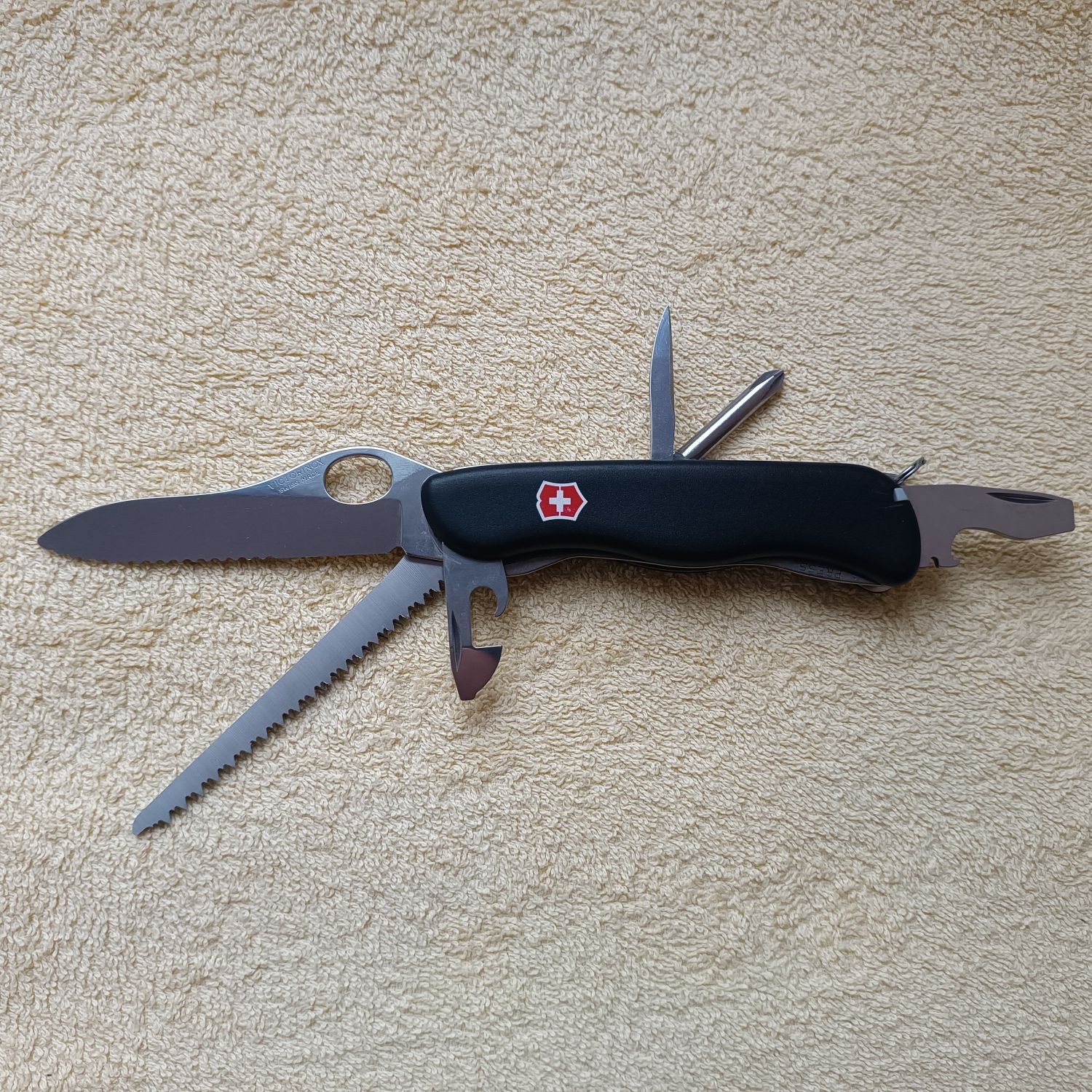 Victorinox Trailmaster One Hand